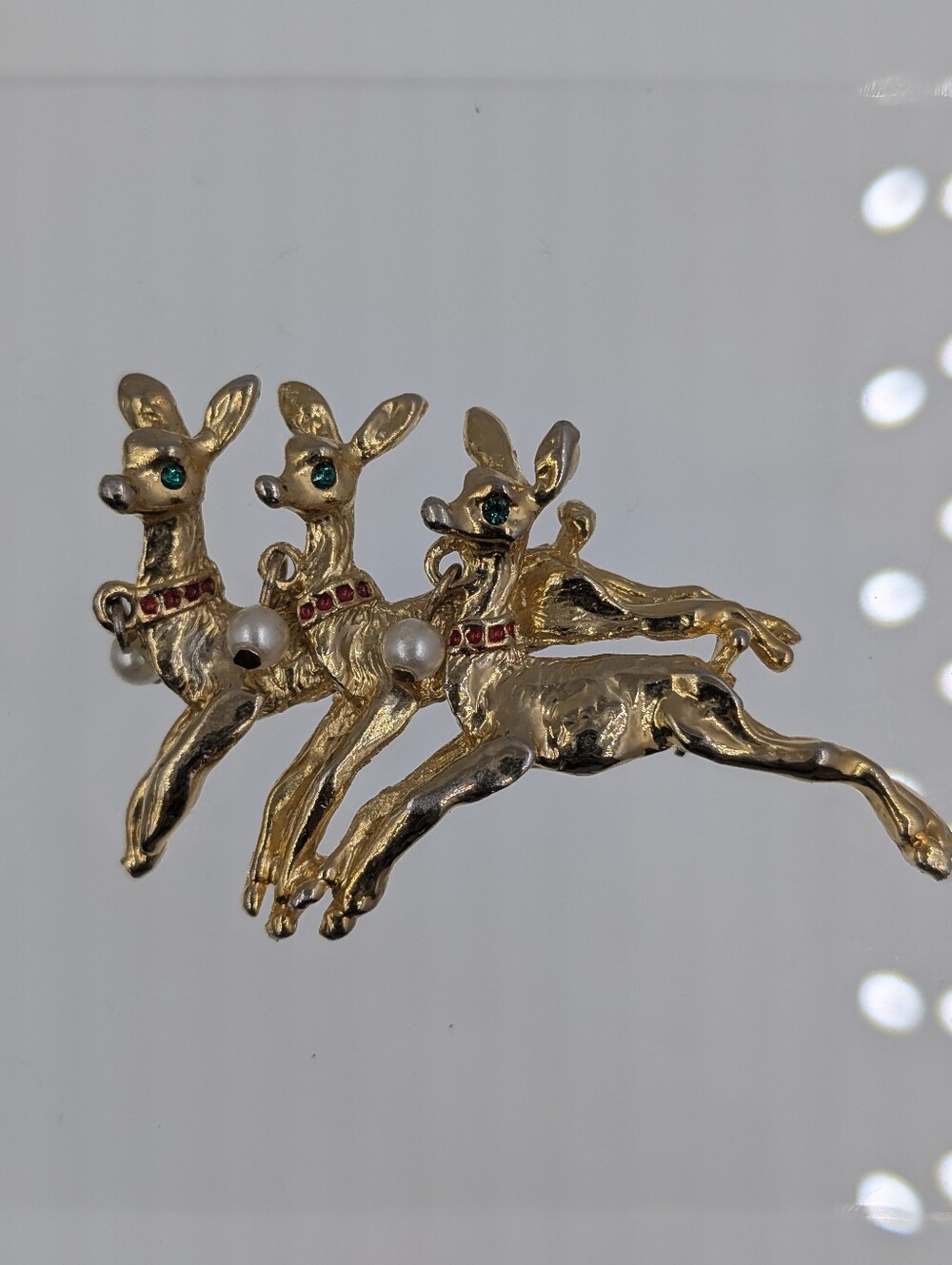 VINTAGE AAI Reindeer Brooch Pin | Trio of Leaping Deer Gold Tone Faux Pearl C41 - Picture 8 of 8